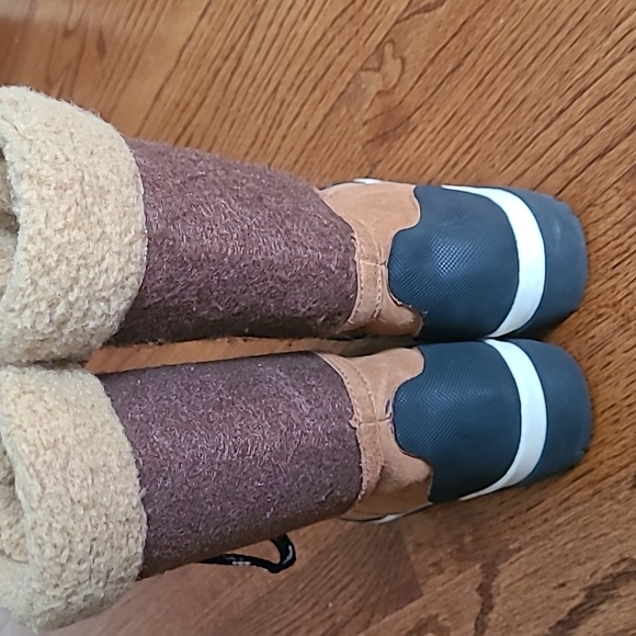 BooRoo Sherpa Fleece Lined Winter Lace-Up Boots - Size 6 - Picture 11 of 16